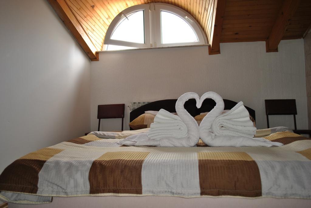 Hostel Cuba Μπάνια Λούκα Δωμάτιο φωτογραφία