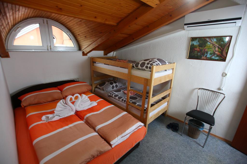 Hostel Cuba Μπάνια Λούκα Εξωτερικό φωτογραφία