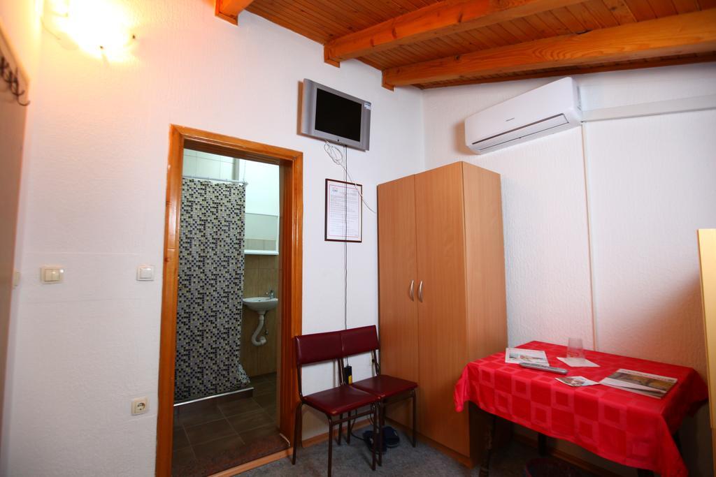 Hostel Cuba Μπάνια Λούκα Εξωτερικό φωτογραφία