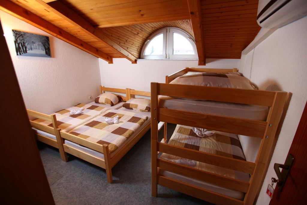 Hostel Cuba Μπάνια Λούκα Εξωτερικό φωτογραφία